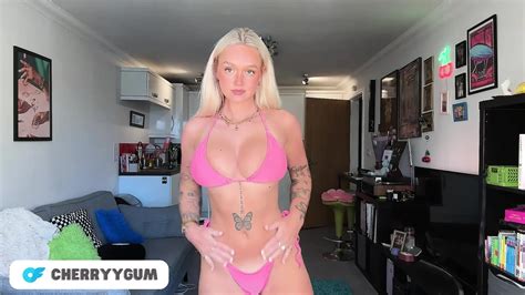 EXKLUSIVEr Britischer Bikini Anprobe Mit RIESIGEN TITten XHamster