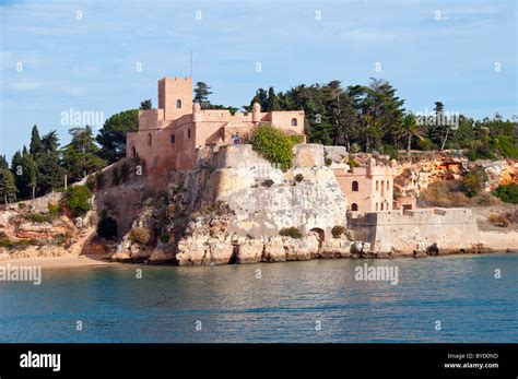 Algarve castle hi-res stock photography and images - Alamy