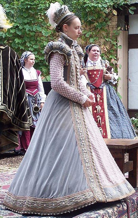 Tudor Costume Elizabethan Fashion Renaissance Fair Costume Renaissance Fashion