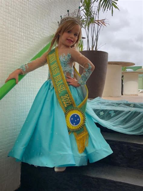 Aos Quatro Anos De Idade Moradora De Smoeste Eleita Mini Miss Brasil