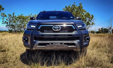 Toyota Hilux Conquest 24 4×2 At A Tough Urban Workhorse With Swag Visor