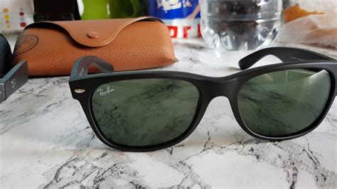 Ray Ban Wayfarer 2132 Polarized Vs The Non Polarized One 2132 G15