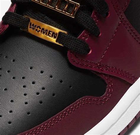 Air Jordan 1 Low SE Dark Beetroot Feminino