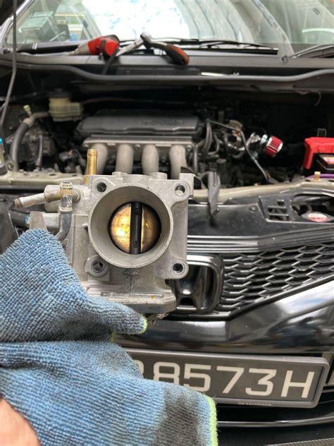 Throttle Body Cleaning Decarbonising Clear Carbon Decarbon Honda