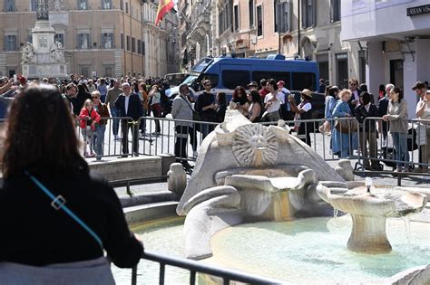 Allerta Roma Feyenoord La Situazione Tifosi In Centro A Roma Foto