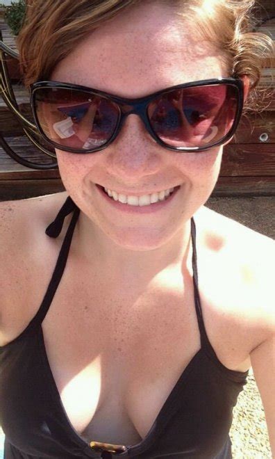 Adorable Sexy Ginger Cleavage Porn Pic