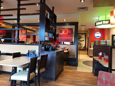 Pizza Hut Luton Hatters Way Retail Park Chaul End Ln Updated 2024