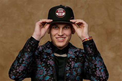 Basquetbol Tyler Herro Miami Heat Fondo De Pantalla HD SmartResize