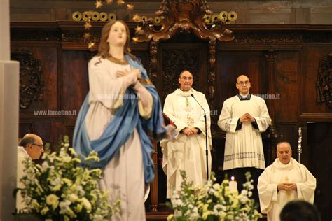 Lamezia Tradizionale Offerta Floreale Alla Madonna Immacolata In