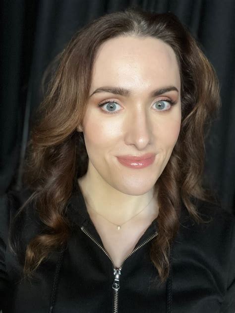 8 Hot Sexy Abigail Thorn Bikini Pics