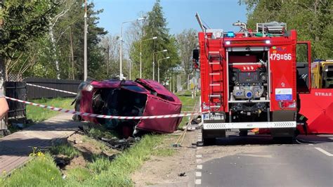 Śmiertelny wypadek pod Warszawą Zderzenie czołowe busa z BMW