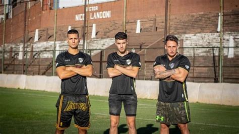 Momo Benavides y Martín Palermo juntos en la presentación de las