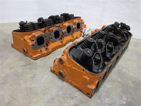 Albrecht Auctions Oval Port Heads For A Big Block Chevy 236 Casting