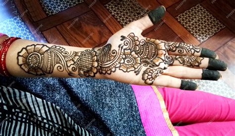 Easy Arabic Mehndi Designs For Hands