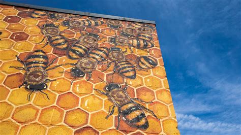 Hendersonville Starts Painting Of Giant Bee Mural The Laurel Of Asheville