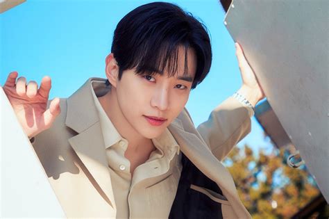 aktor cowok korea terganteng   bts