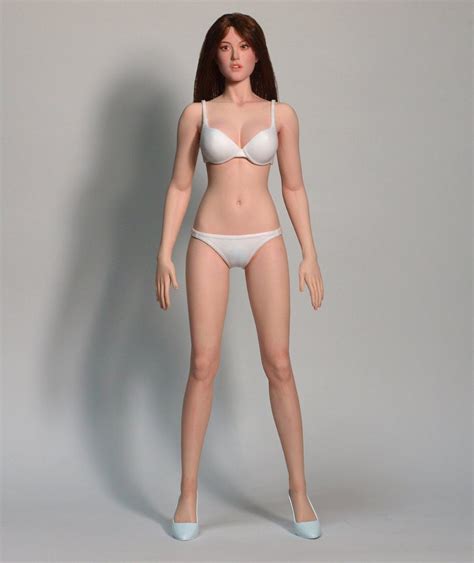 Nouveau Toys Blog Central Edaction 16 Realistic Female Prototype Figure