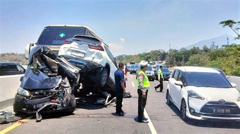 Kronologi Kecelakaan Karambol Di Tol Ungaran Semarang Libatkan 6