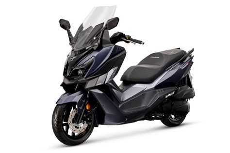 Présentation de la scooter 125 Sym Cruisym a 125