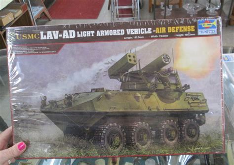 Trumpeter 1 35 USMC LAV AD Light Armored Vehicle Air Defense 00393 NOS