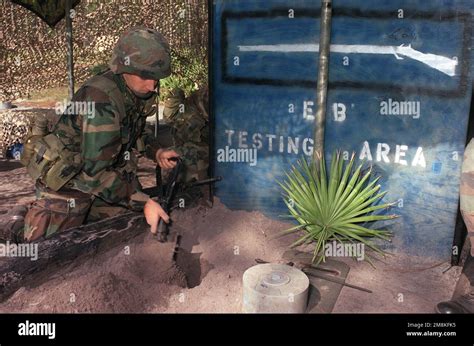 A Soldier Digs A Hole In The Expert Infantry Badge Eib Testing Area