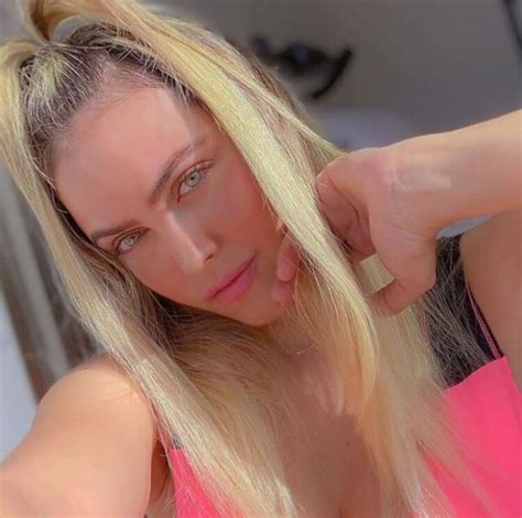 9 Hot Sexy Jery Sandoval Bikini Pics