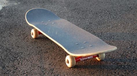 Best Skateboard for Beginners 2023 - Reviews & Buying Guide