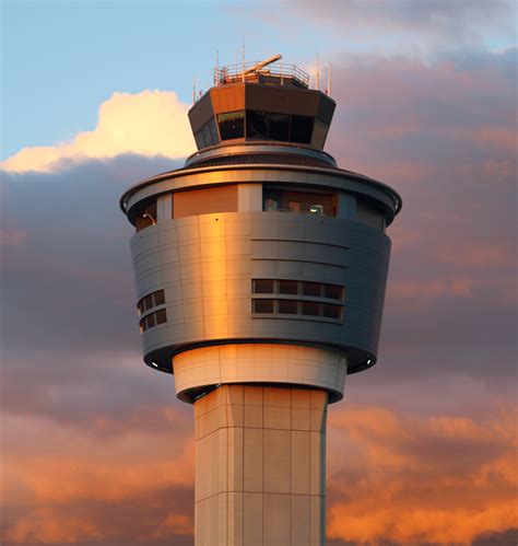 The Pros And Cons Of Privatizing Air Traffic Control Read This Story On