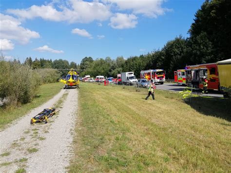 Schwerer Verkehrsunfall Freiwillige Feuerwehr Pei Enberg