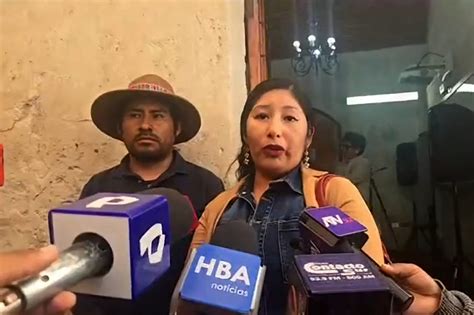HBA Noticias | Caylloma: Padres de familia denuncian que docente