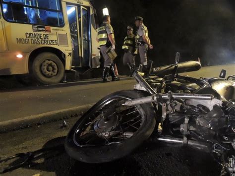 G1 Motociclista morre em acidente na rodovia Mogi Salesópolis em