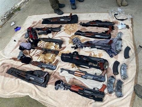 Idf Police Seize 12 Rifles From Gun Smugglers In Jordan Valley The