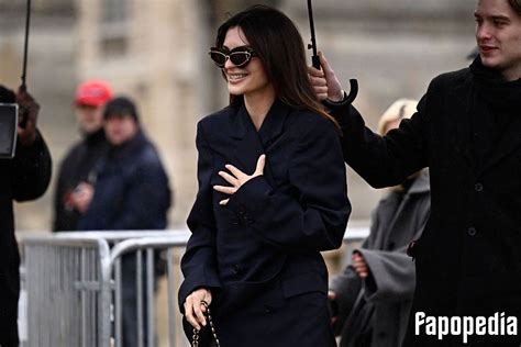 Emily Ratajkowski Nude Leaks Photo Fapopedia