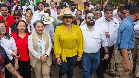 Festival de las Chimeneas Gigantes 2022 Trinidad Santa Bárbara