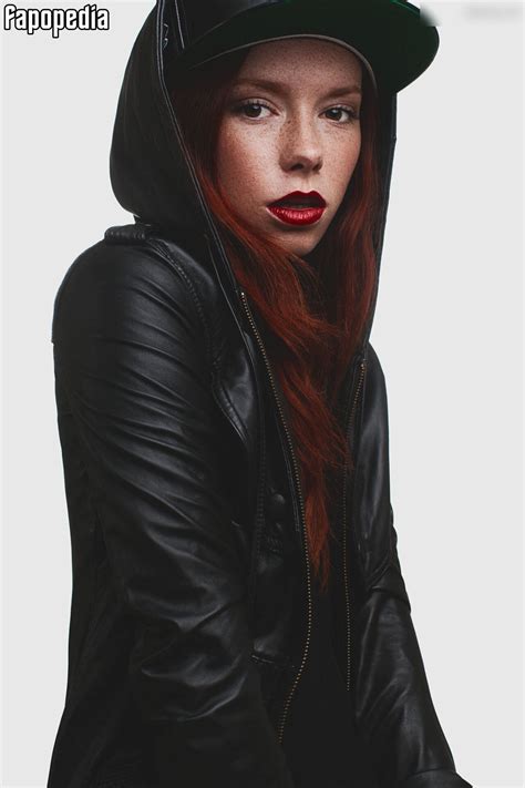 Hattie Watson Nude OnlyFans Leaks Photo Fapopedia