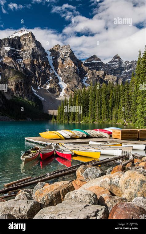 Canoes Moraine Lake Hi Res Stock Photography And Images Alamy