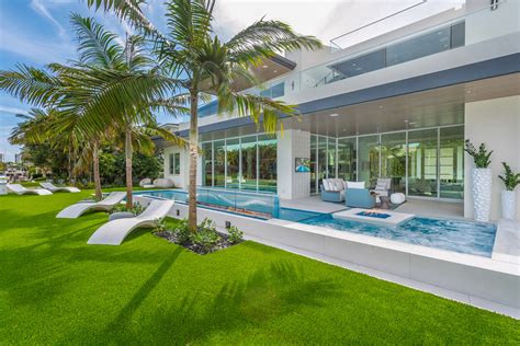 Pool Builders Miami | Luxury Pool Contractor & Remodeler