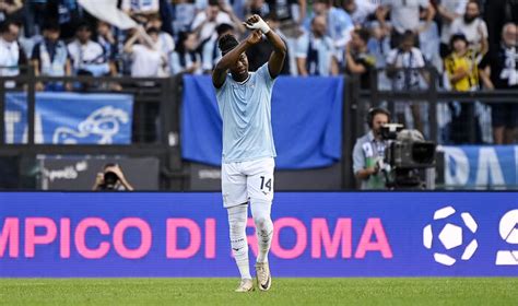 La Lazio Sconfigge Il Genoa 3 0 Il Globo