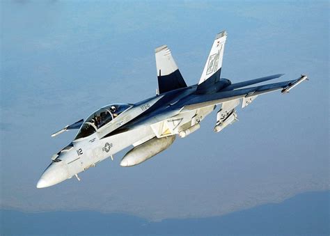 Boeing Wants to Build a 'Super' F/A-18E/F Super Hornet | The National ...