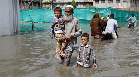 رواں ماہ ملک میں معمول سے زائد بارشیں متوقع، کراچی میں بھی مون سون اسپیل برسے گا