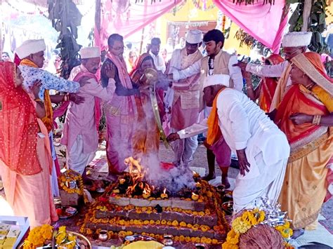 गंगेश्वर महादेव मंदिर में भगवान गणेश माता पार्वती और कार्तिकेय की