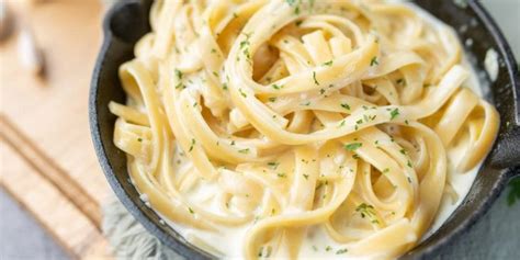 O Fettuccine Alfredo Original Com Esse Molho…