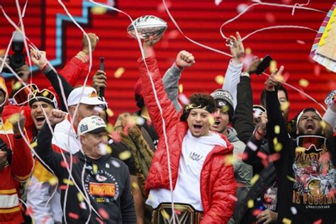 Kansas City Chiefs Victory Parade: See Pics of Patrick Mahomes & More ...