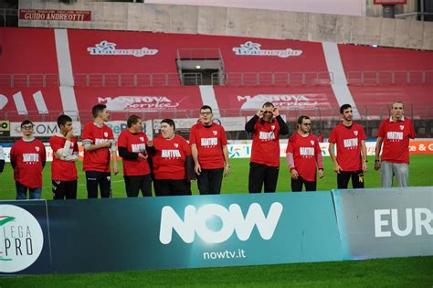 I Ragazzi Della Quercia In Campo Con I Loro Beniamini Prima Di Mantova