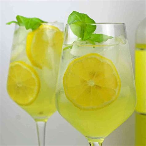 Limoncello Spritz Cocktail