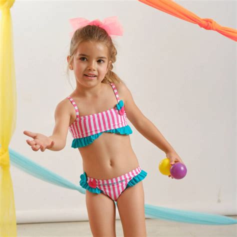 10 Hot Sexy Agatha Ruiz De La Prada Bikini Pics