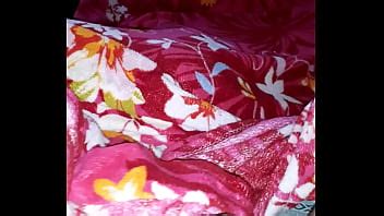 Poniéndolo a chupar mientras miras Netflix XVIDEOS