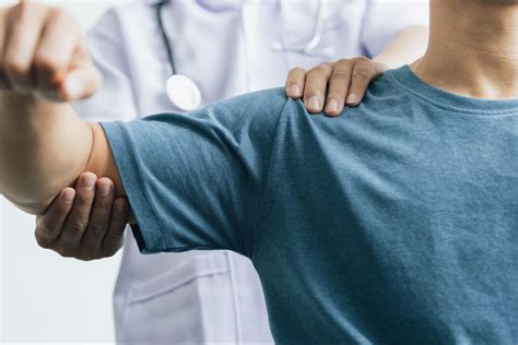 Bicep Tendinitis Causes Symptoms And Treatment Options