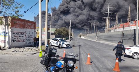 Qu Pasa En El Mezquital Se Incendia Bodega De Pl Sticos Y Madera En