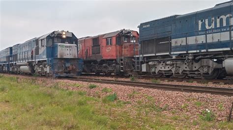 Cruzamento De Dois Trens Vazios Em Bag Rs Parte Trem De Lastro